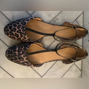Birds of prey size 12 leopard satin strappy flats